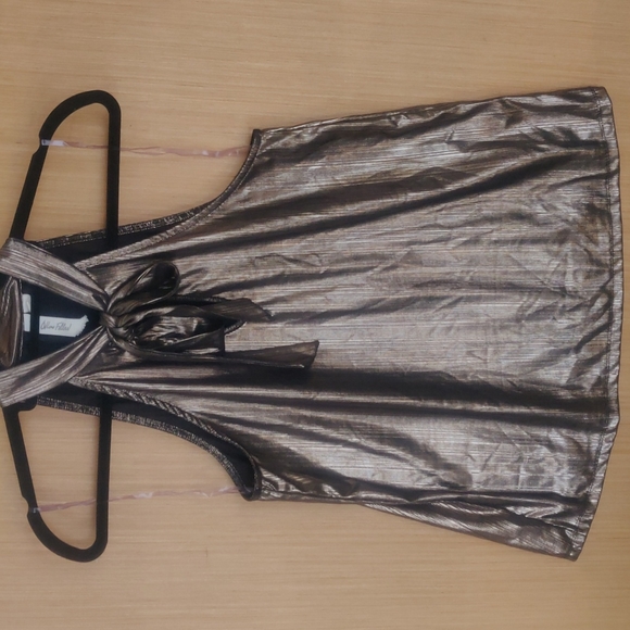 Metallic halter neck top - Picture 2 of 5